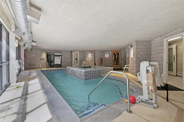 210 E Ln Bonte St Unit 121, Dillon, CO 80435 - indoor pool featuring a hot tub