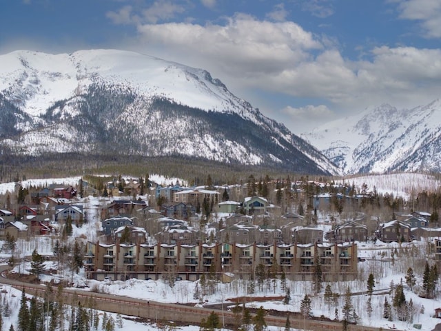 view of mountain feature with a residential view