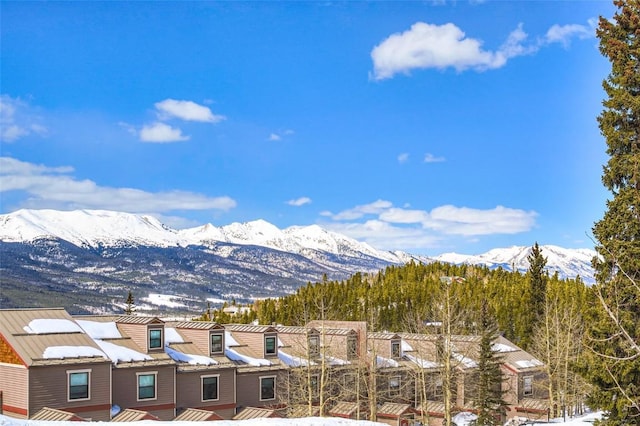 mountain view featuring a residential view