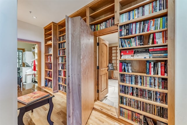 731 Lakeview Cir, Silverthorne, CO 80498 - sitting room featuring wall of books