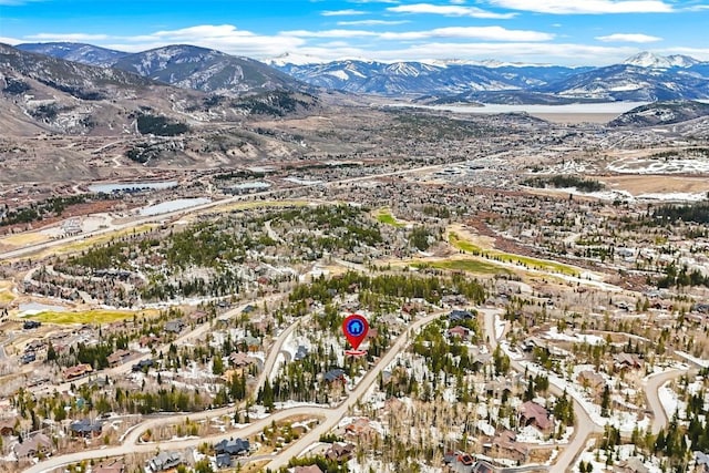 bird's eye view with a mountain view