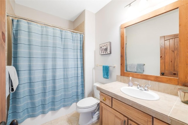 186 Rachel Ln, Breckenridge, CO 80424 - bathroom featuring shower / tub combo with curtain, toilet, and vanity