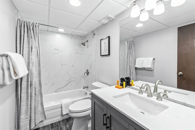 631 Village Rd Unit 34330, Breckenridge, CO 80424 - bathroom with vanity, shower / bath combination with curtain, recessed lighting, a paneled ceiling, and wood finished floors