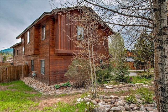 196 Vail Cir, Dillon, CO 80435 - view of side of home