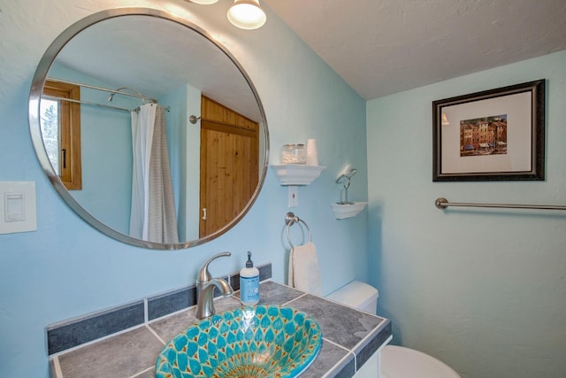 277 G Rd, Silverthorne, CO 80498 - full bath featuring vanity and a shower with curtain
