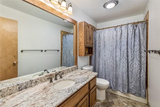 91200 Ryan Gulch Rd Unit 91222, Silverthorne, CO 80498 - bathroom with toilet, vanity, and curtained shower
