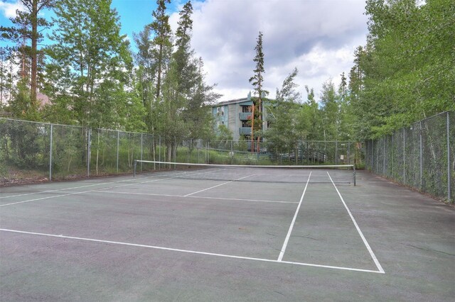 8500 Ryan Gulch Rd Unit G2, Wildernest, CO 80498 - view of tennis court