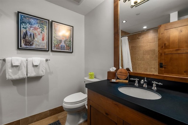 full bath with recessed lighting, curtained shower, tile patterned floors, toilet, and vanity
