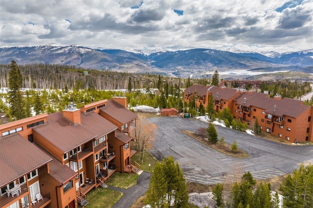 bird's eye view featuring a mountain view