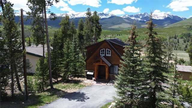 511 Fairview Blvd, Breckenridge, CO 80424 - view of front of home with a mountain view and asphalt driveway