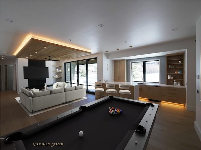 playroom featuring light wood-style floors, plenty of natural light, pool table, and ceiling fan