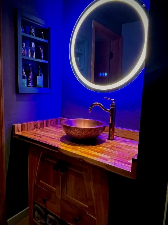 344 Illinois Gulch Rd Unit 201, Breckenridge, CO 80424 - bar area featuring a sink