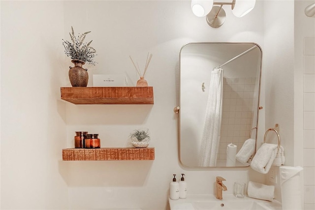 140 Ida Belle Dr Unit 8294, Dillon, CO 80435 - bathroom with a shower with curtain and a sink