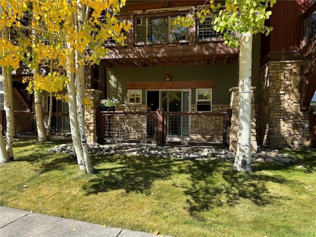 951 Lakepoint Dr Unit C5, Frisco, CO 80443 - view of front of property with a front yard