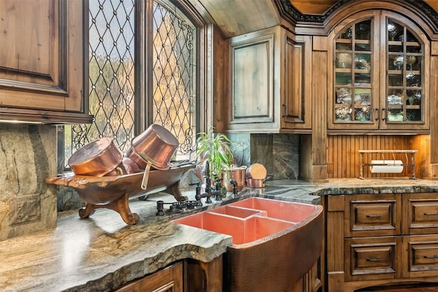 165 River Park Dr, Breckenridge, CO 80424 - bar area with tasteful backsplash and a sink