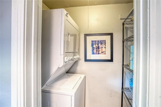 2510 Ryan Gulch Rd Unit 2512, Silverthorne, CO 80498 - laundry area featuring stacked washer and clothes dryer