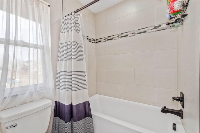 342 Lake View Rd, Hayden, CO 81639 - full bathroom featuring toilet and shower / tub combo with curtain