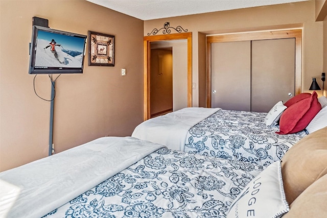 bedroom with a closet