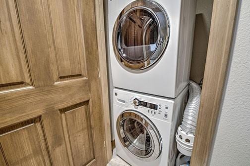 765 Columbine Rd Unit C103, Breckenridge, CO 80424 - laundry area featuring stacked washing machine and dryer