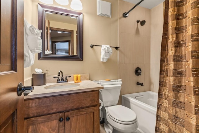 2735 Burgess Creek Rd Unit 11, Steamboat Springs, CO 80487 - full bath featuring shower / tub combo with curtain, toilet, and vanity