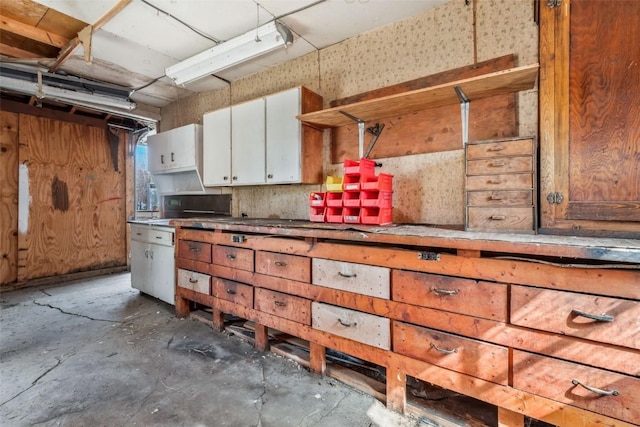 401 Moffat Ave, Oak Creek, CO 80467 - interior space featuring concrete floors