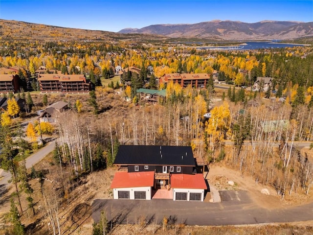 bird's eye view featuring a mountain view