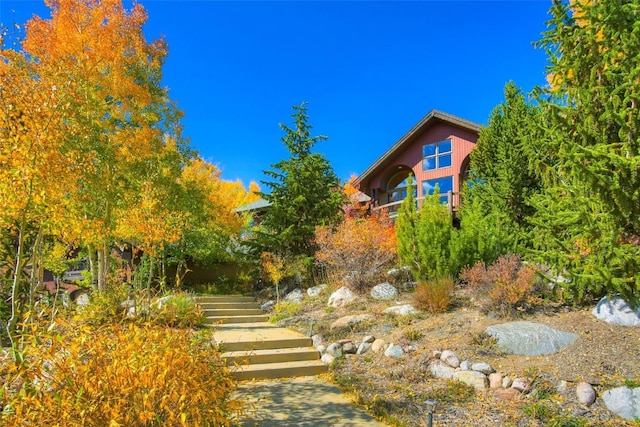 348 Jade Rd, Silverthorne, CO 80498 - surrounding community featuring stairway