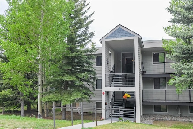 72 Corinthian Cir Unit 303, Dillon, CO 80435 - view of building exterior featuring stairs