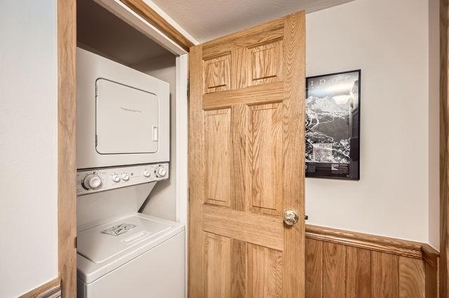 755 Columbine Rd Unit 303, Breckenridge, CO 80424 - laundry area featuring stacked washer / drying machine