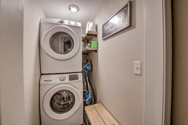2442 Ryan Gulch Ct Unit 204, Silverthorne, CO 80498 - laundry room featuring stacked washer / drying machine