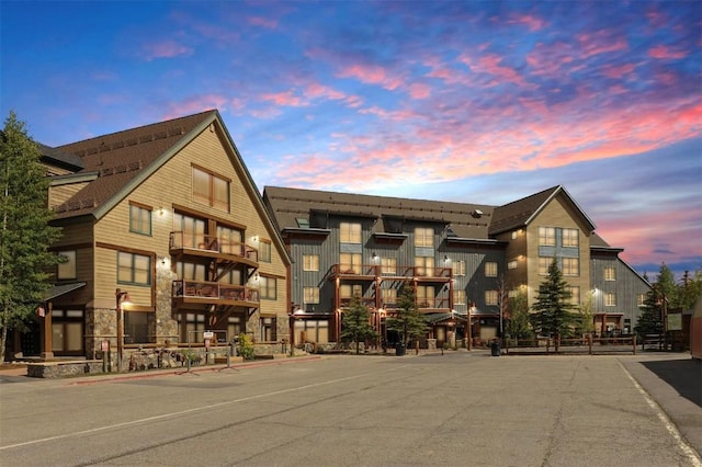 129 River Run Rd Unit 8040, Keystone, CO 80435 - view of property at dusk