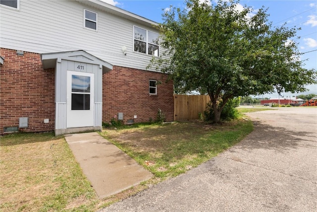 exterior space with a lawn