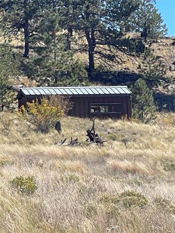 view of outdoor structure