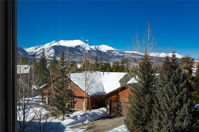 property view of mountains