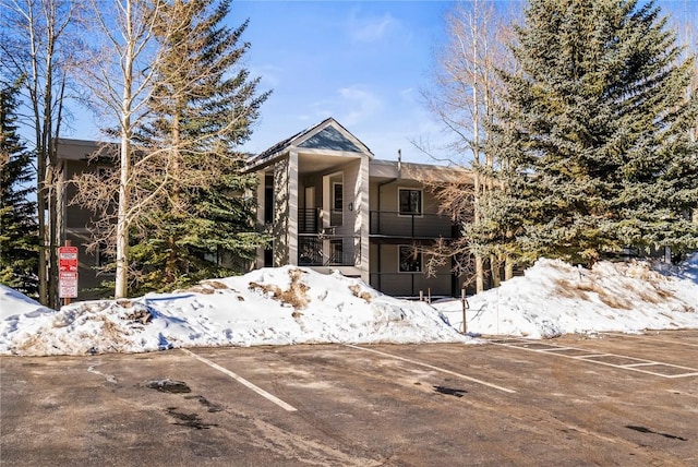 view of front of house featuring uncovered parking