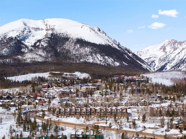 view of mountain feature with a residential view