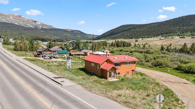 drone / aerial view with a mountain view