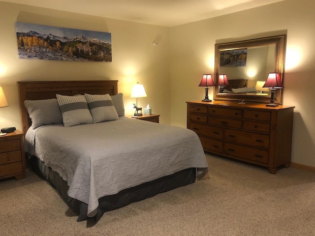 view of carpeted bedroom