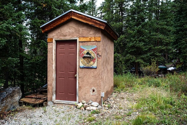 view of outbuilding