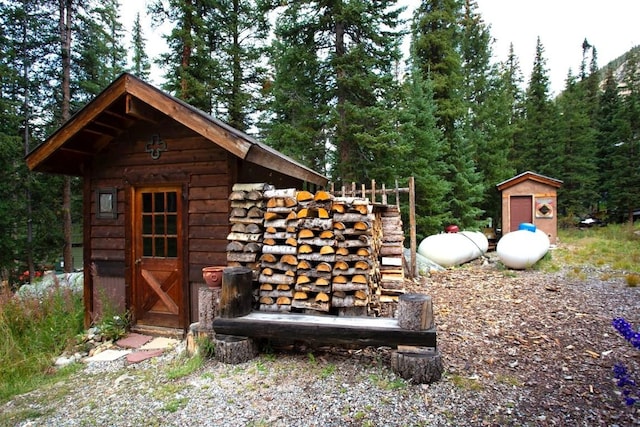 view of outbuilding