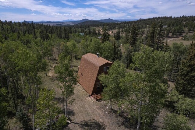 bird's eye view with a mountain view