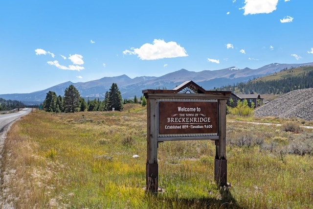 view of mountain feature featuring a rural view