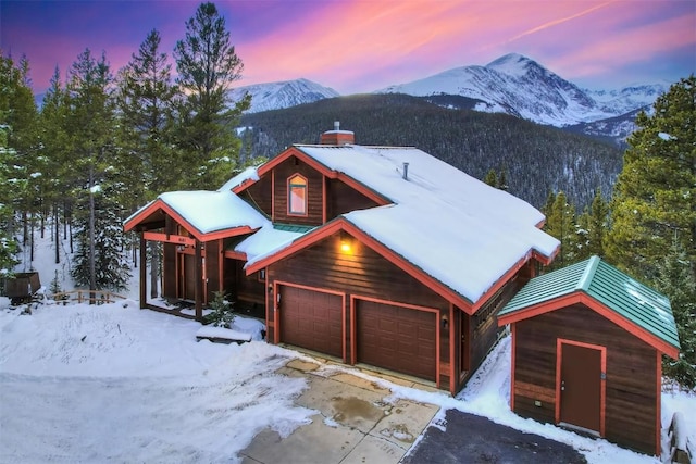 view of front facade with a mountain view