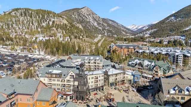 property view of mountains featuring a residential view