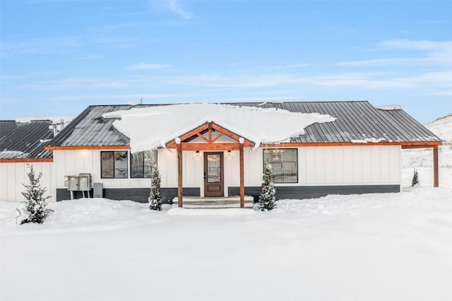 view of modern farmhouse