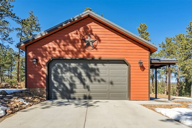 view of detached garage