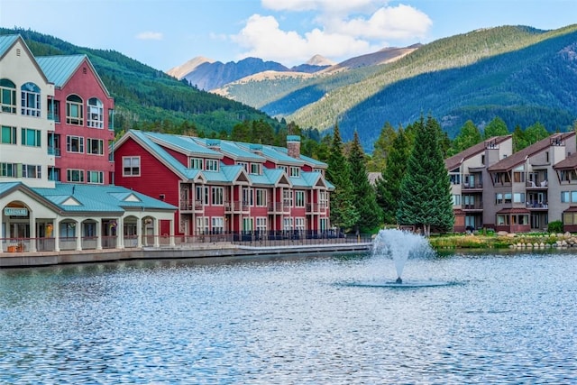 water view with a mountain view