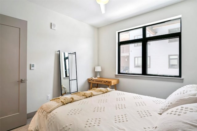 bedroom with ceiling fan