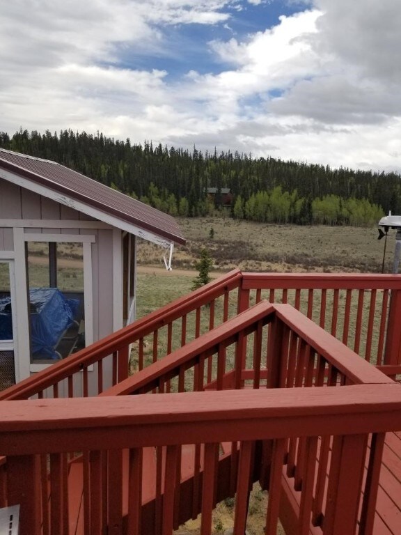 deck with grilling area