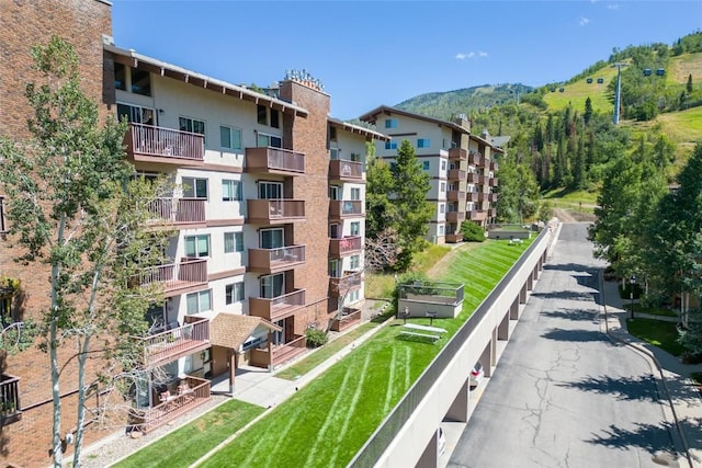 view of home's community with a mountain view